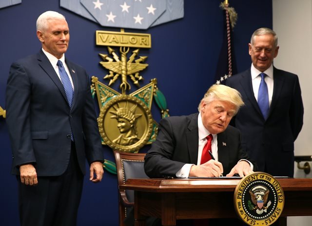 US President Issues Executive Orders Banning 7 Islamic Countries Nationals