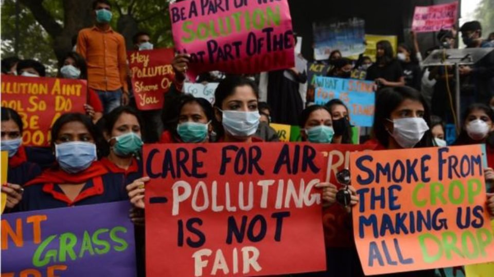 Protesters in India holding rally calling for emergency action in air pollution