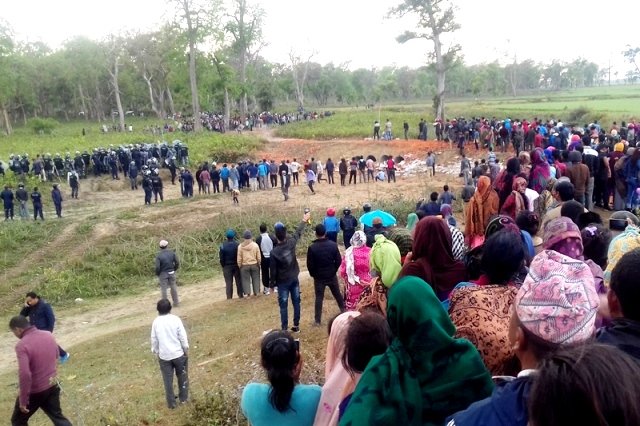 Locals & Security personnel gather after firing from Indian Border Security. Pic by Tekendra Deuba