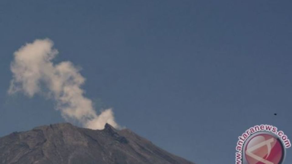 89 K Passengers Affected by Mount Agung`s Eruption, Bali Airport Closed