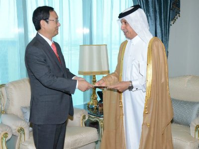 Ambassador Kim Chang-Mo presents its credentials