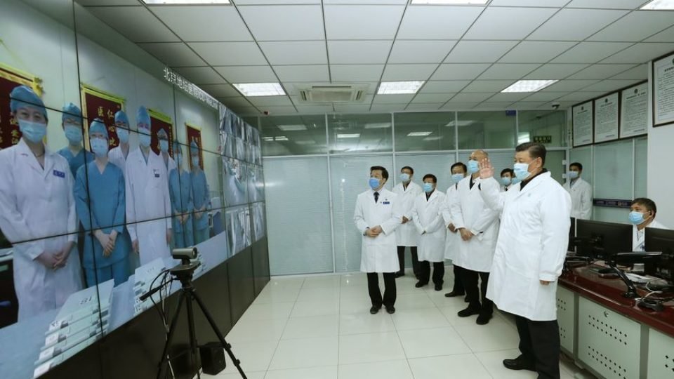 Chinese President Xi Jinping inspects hospitalized patients at the monitoring center and talks to medical staff Pic Xinhua 10 Feb 2020