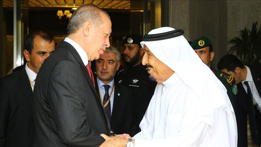 Turkish President Recep Tayyip Erdogan (L) meets with Saudi Arabia’s King Salman bin Abdulaziz Al Saud (R) during his official visit in Jeddah, Saudi Arabia on July 23, 2017