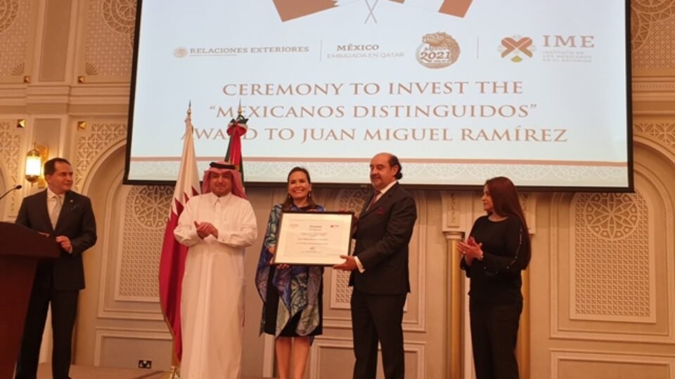 Qatar : Mexican Artist Who Captures Time Through Camera Lens Feted with 2021 ‘Mexicanos Distinguidos’ Medal