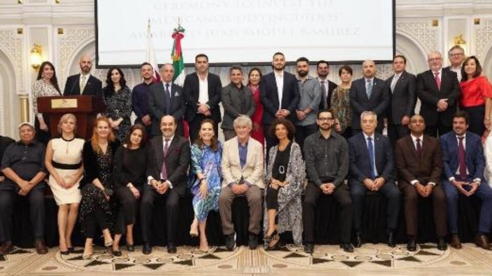 Qatar : Mexican Artist Who Captures Time Through Camera Lens Feted with 2021 ‘Mexicanos Distinguidos’ Medal