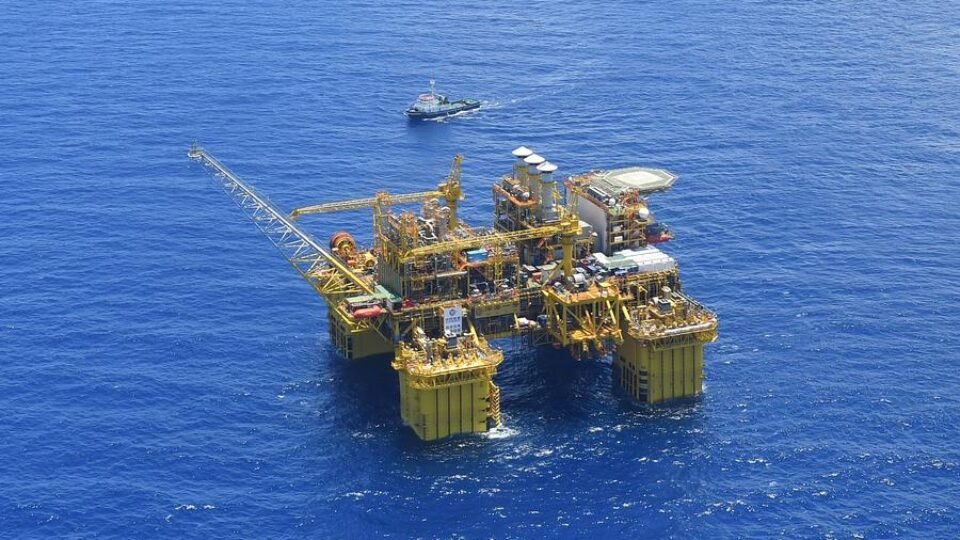 China-Developed Deepwater Gas Field Reports Record Gas, Oil Output