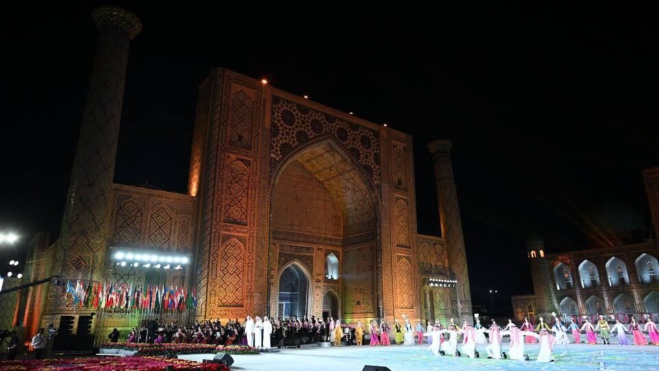 Sharq Taronalari’ Festival Urges World to Embrace Solidarity, Uzbek President